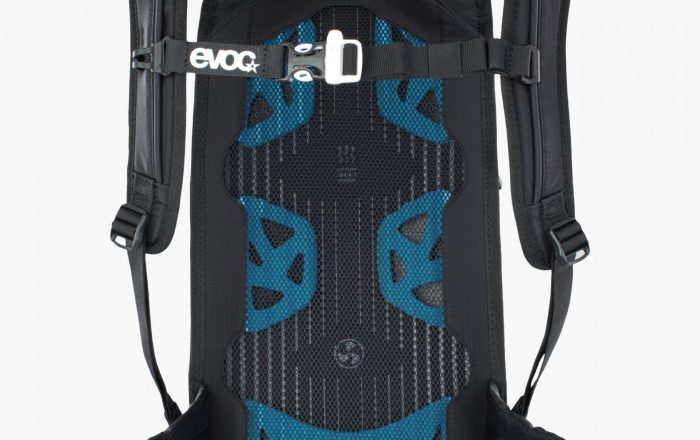 Evoc Stage 6 musta Evoc Stage 6 musta