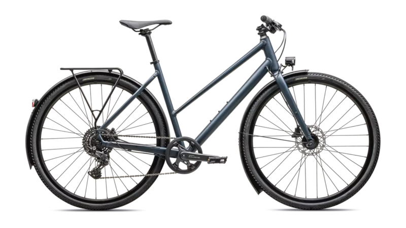 Specialized Sirrus X 2.0 Eq Step Through. Väri Castblue/Darknavy