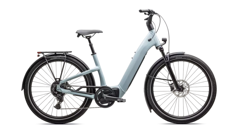 Specialized Turbo COMO 4.0 sähköavusteinen pyörä koko S ja M.