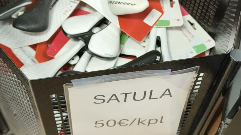 Erä Specialized satuloita löytö hintaan